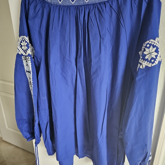 Tops - Picture 3 of 4